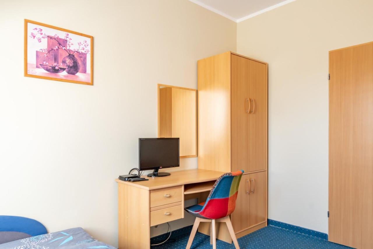 Pod Platanem Hotel Rowy  Buitenkant foto