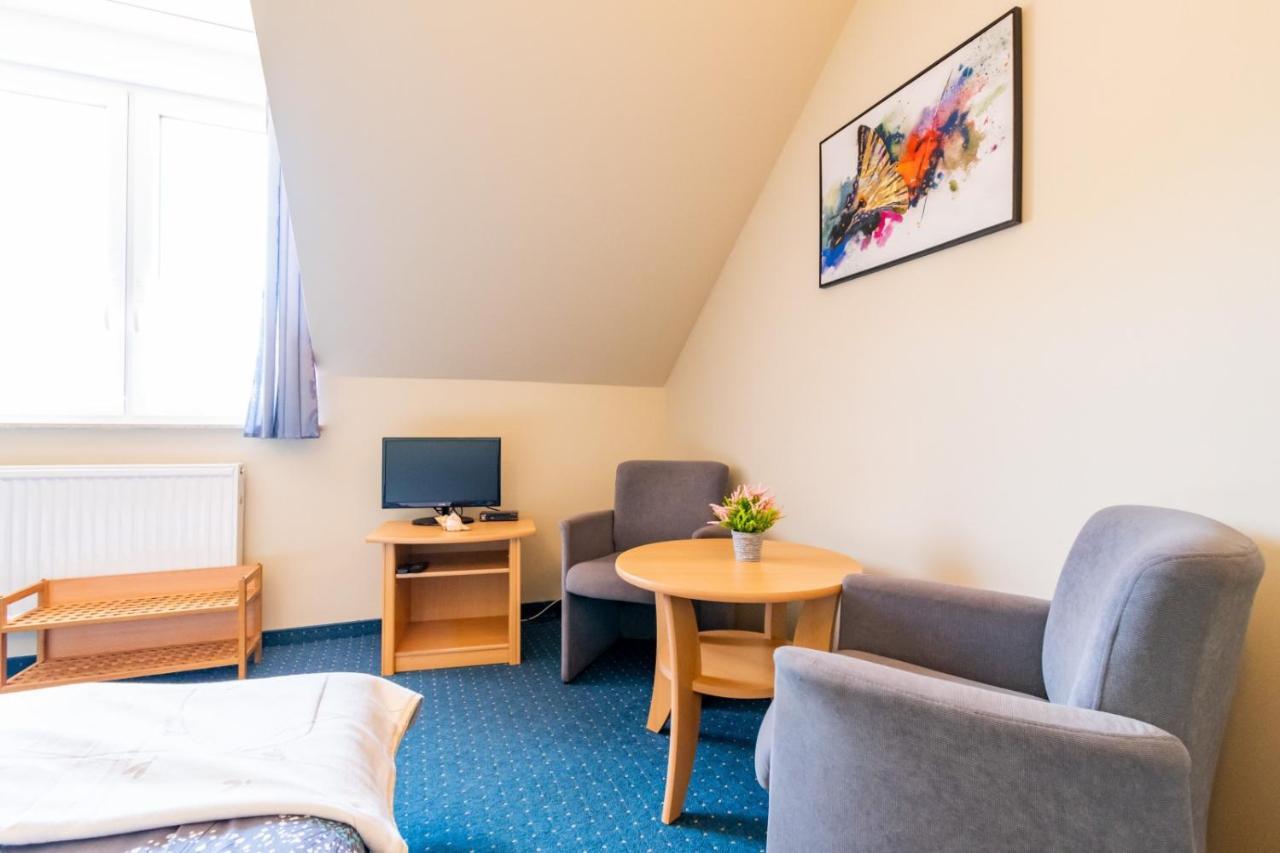 Pod Platanem Hotel Rowy  Buitenkant foto
