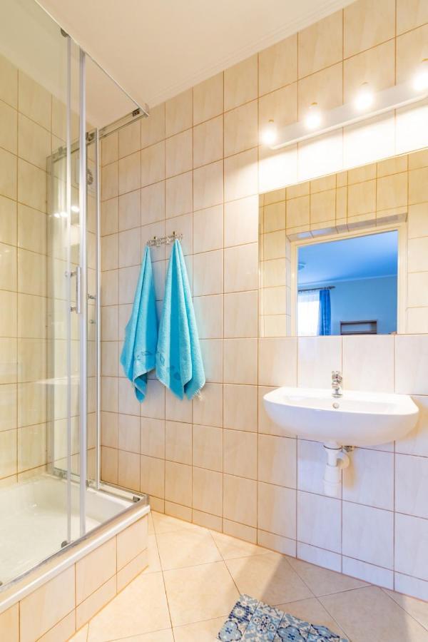 Pod Platanem Hotel Rowy  Buitenkant foto