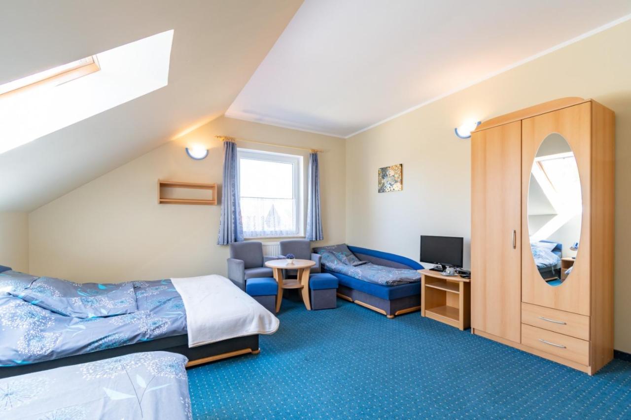 Pod Platanem Hotel Rowy  Buitenkant foto