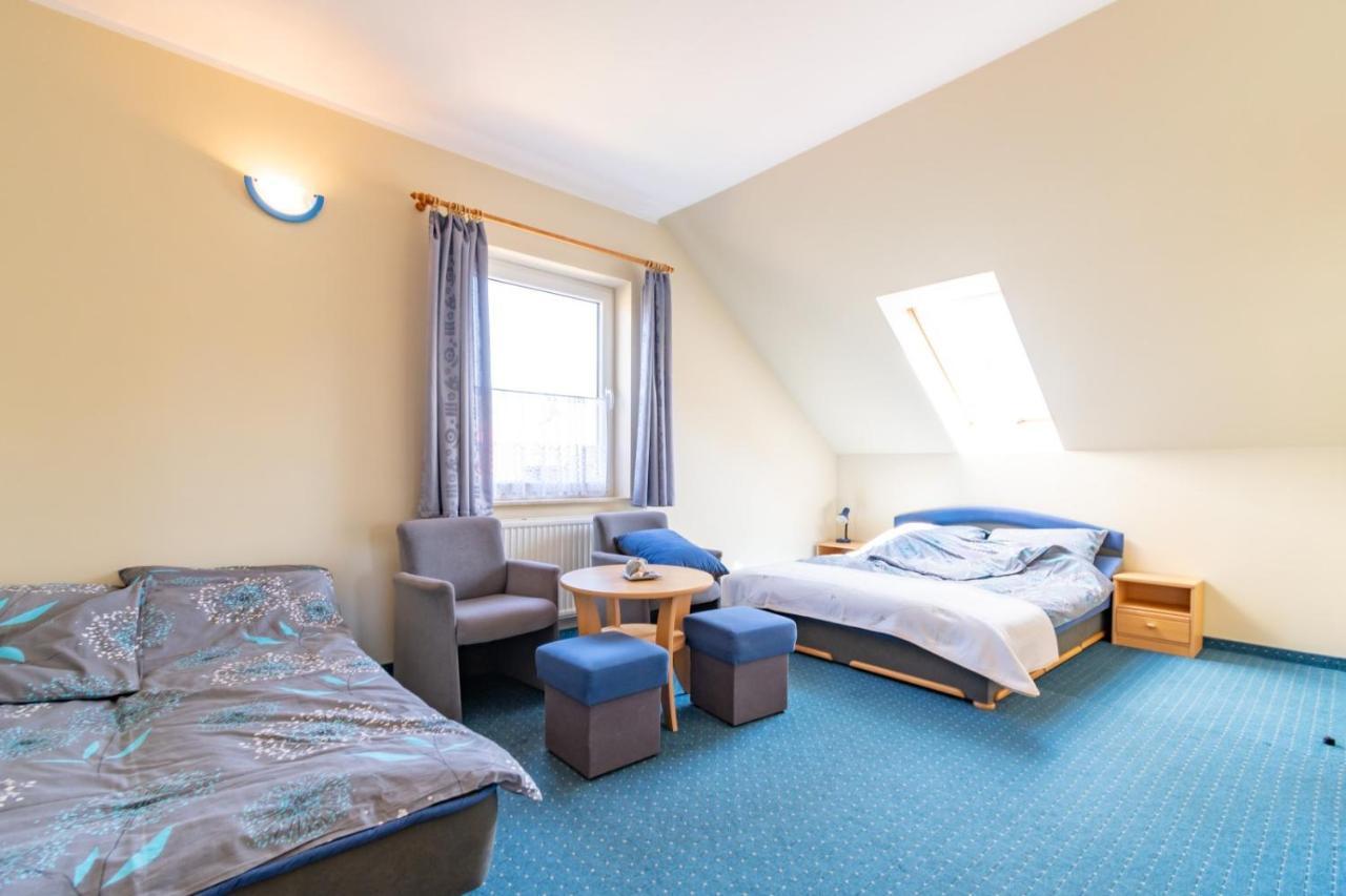 Pod Platanem Hotel Rowy  Buitenkant foto
