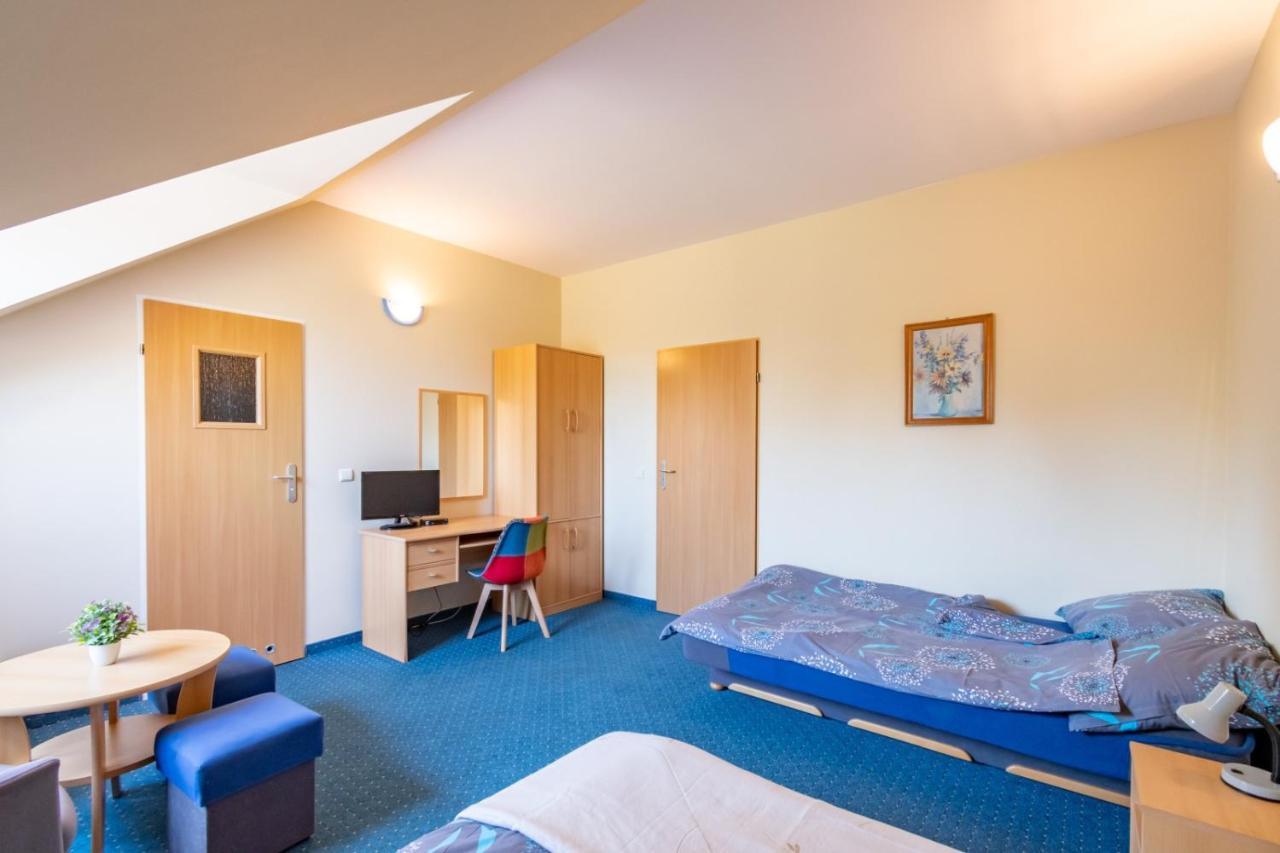 Pod Platanem Hotel Rowy  Buitenkant foto