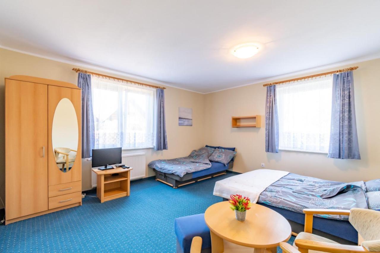 Pod Platanem Hotel Rowy  Buitenkant foto