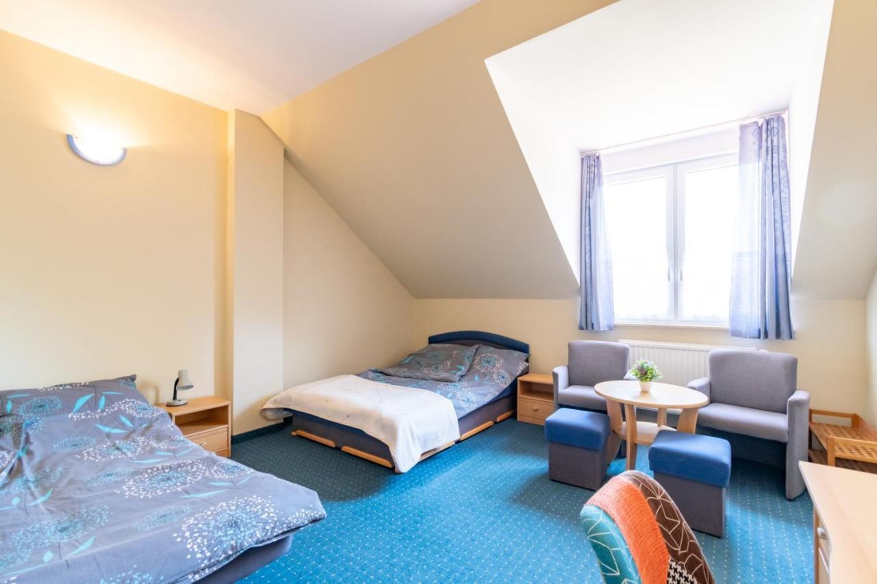 Pod Platanem Hotel Rowy  Buitenkant foto